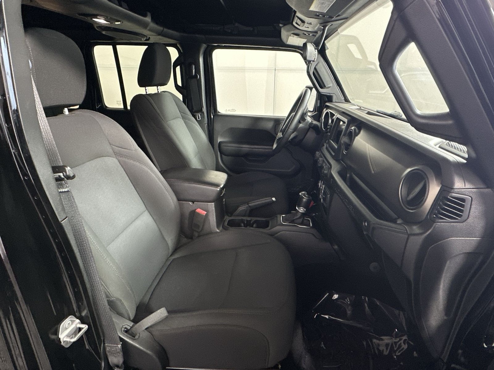Used 2018 Jeep Wrangler Unlimited Sport S AWD/4WD image 26