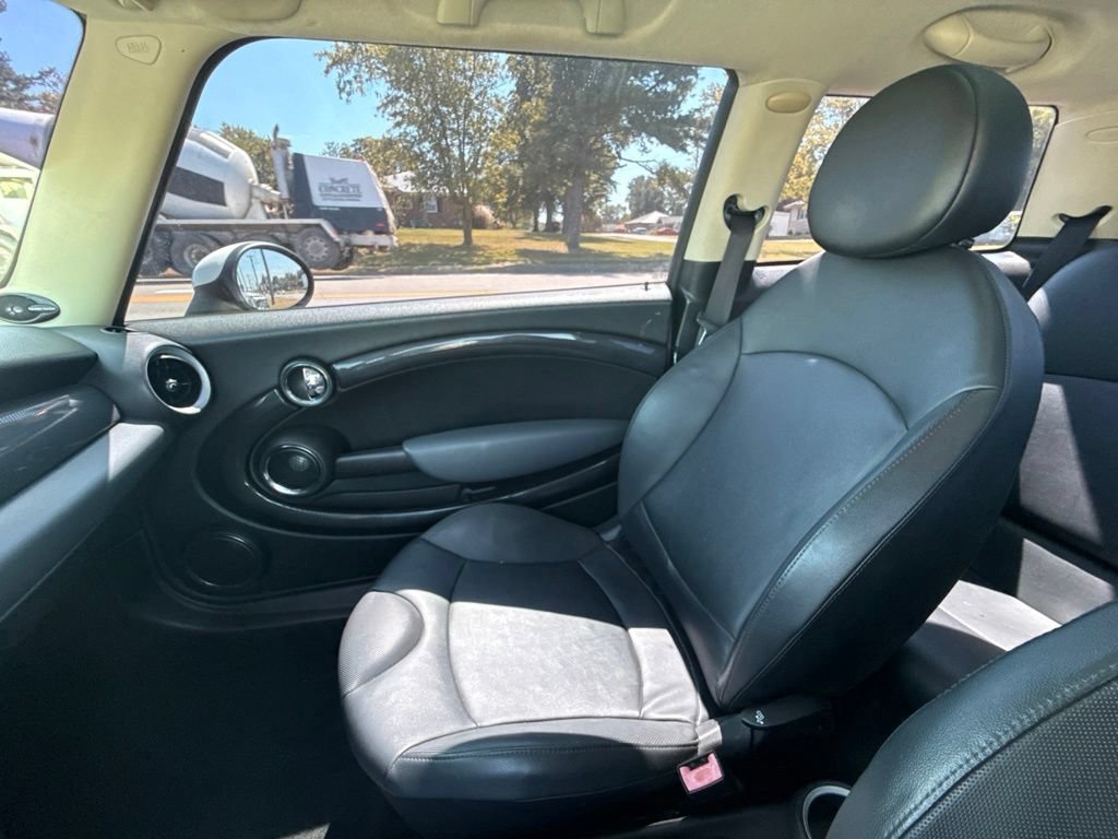 Used 2011 MINI Cooper S FWD image 22