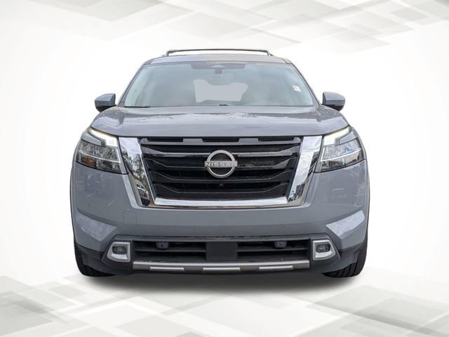 Used 2024 Nissan Pathfinder Platinum image 9