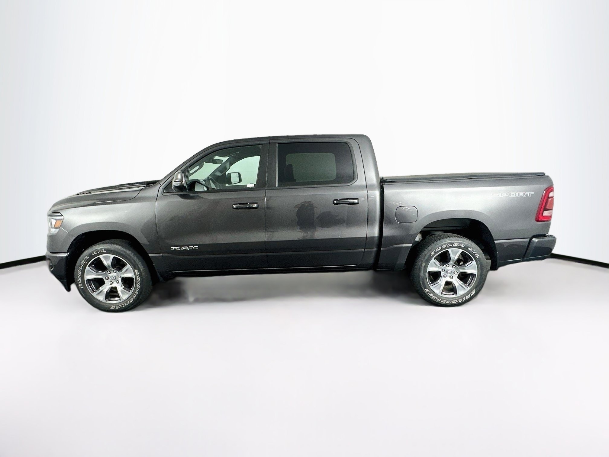 Used 2023 RAM 1500 Laramie AWD/4WD image 4