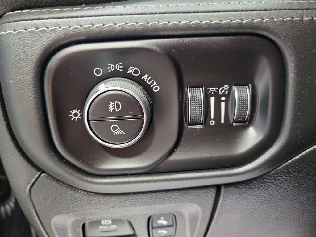 Used 2020 RAM 1500 Limited AWD/4WD image 38