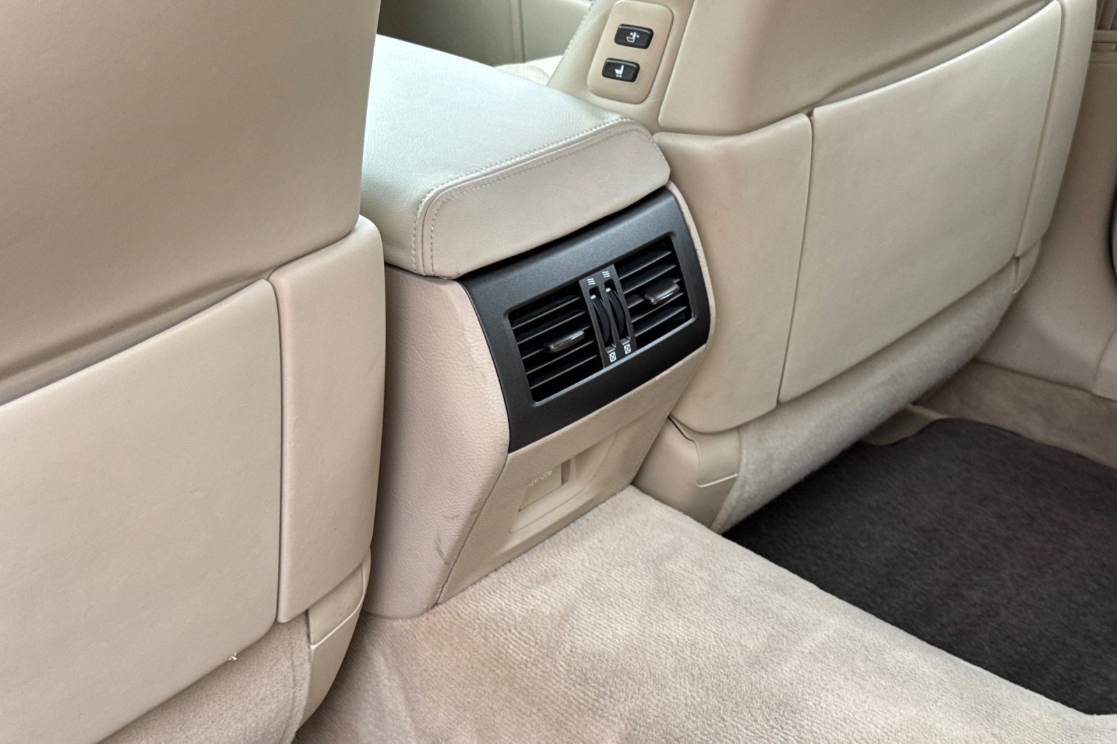 Used 2011 Lexus LS 460 L w/ Luxury Value Edition RWD image 16