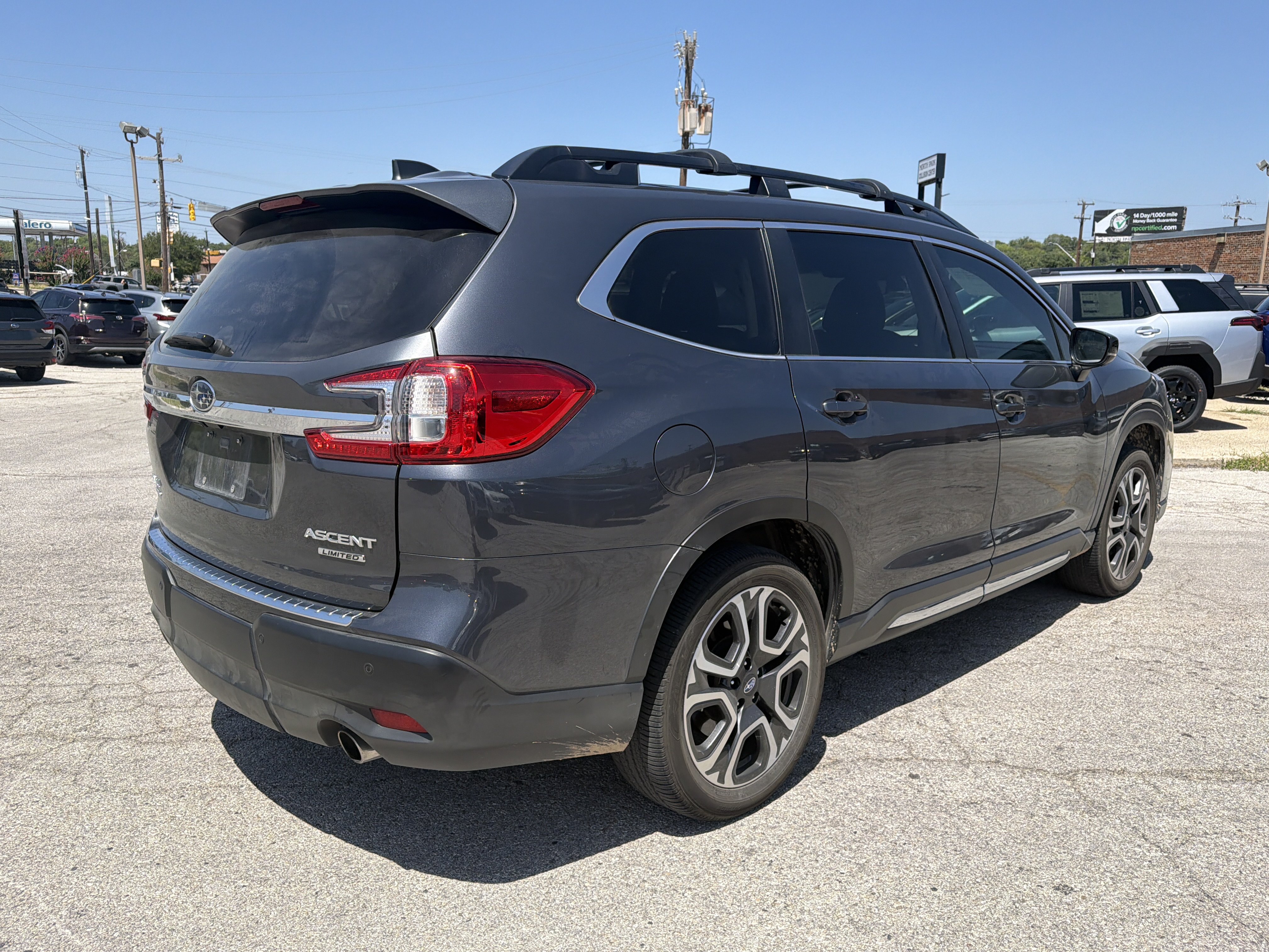 Used 2025 Subaru Ascent Limited AWD/4WD image 3