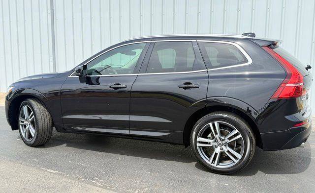 Used 2020 Volvo XC60 T5 Momentum w/ Protection Package Premier image 2