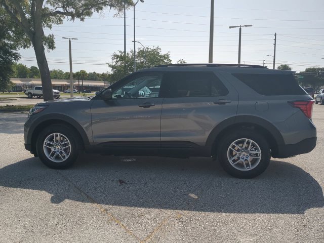 New 2026 Ford Explorer Active RWD image 8