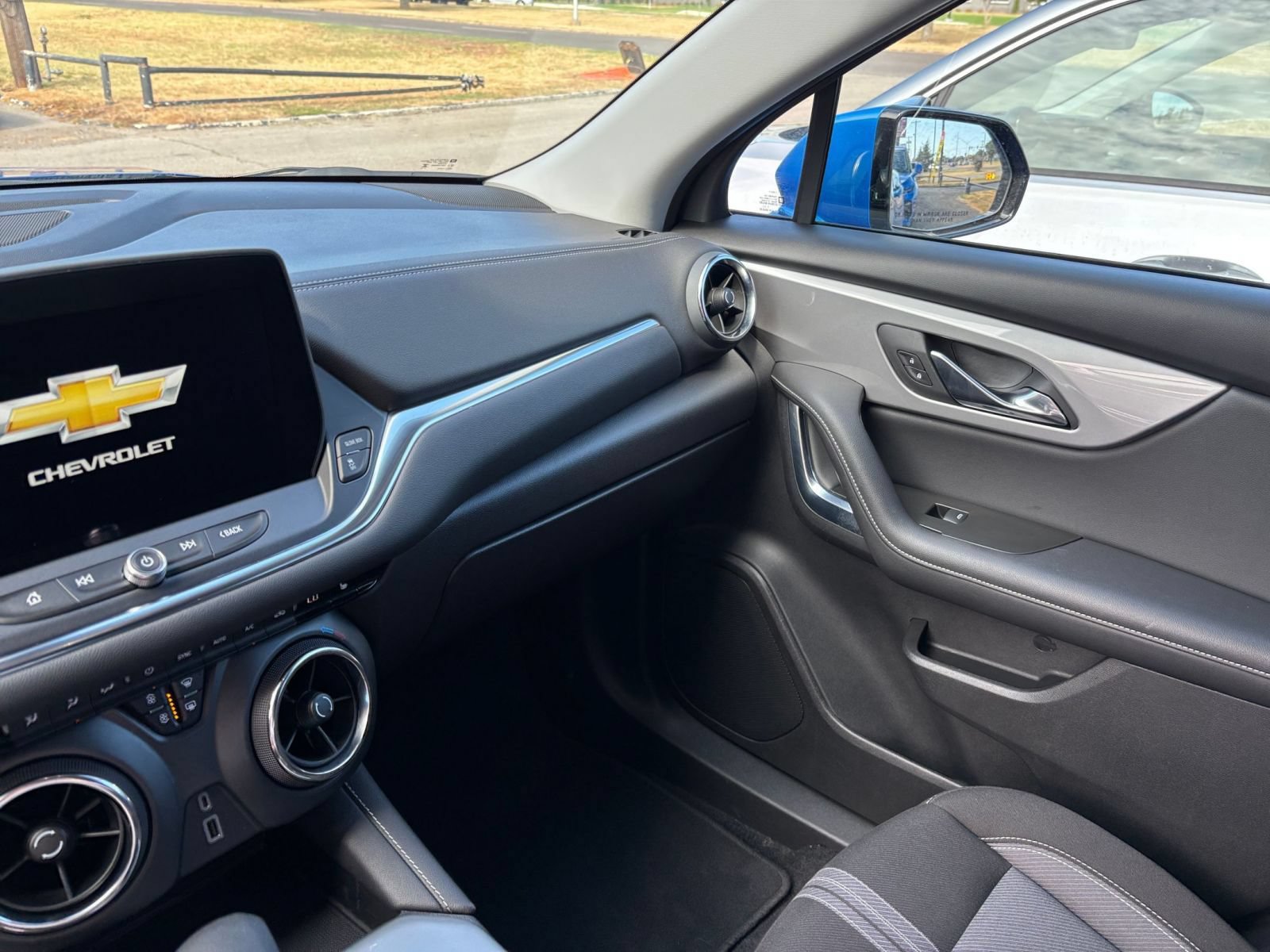Used 2026 Chevrolet Blazer LT FWD image 35