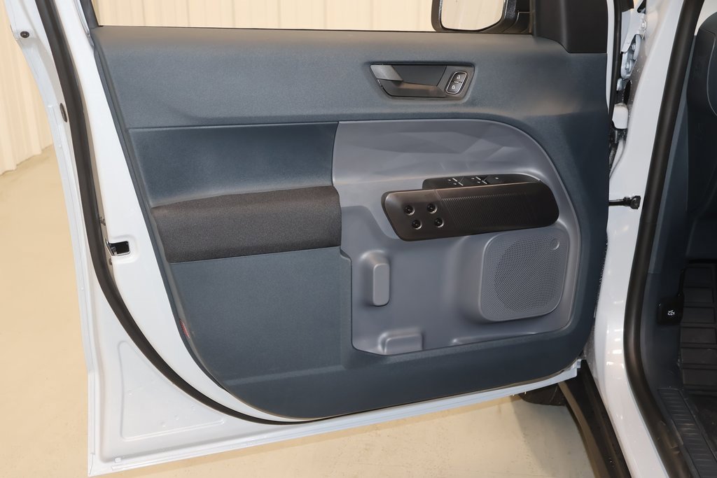 New 2025 Ford Maverick XL image 9