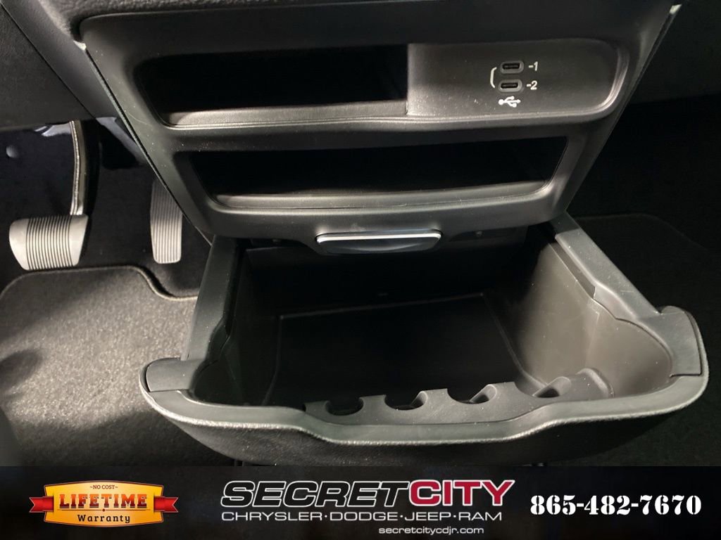 New 2026 Chrysler Pacifica Select w/ S Appearance Package image 26