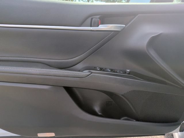 Used 2018 Toyota Camry XSE FWD image 12
