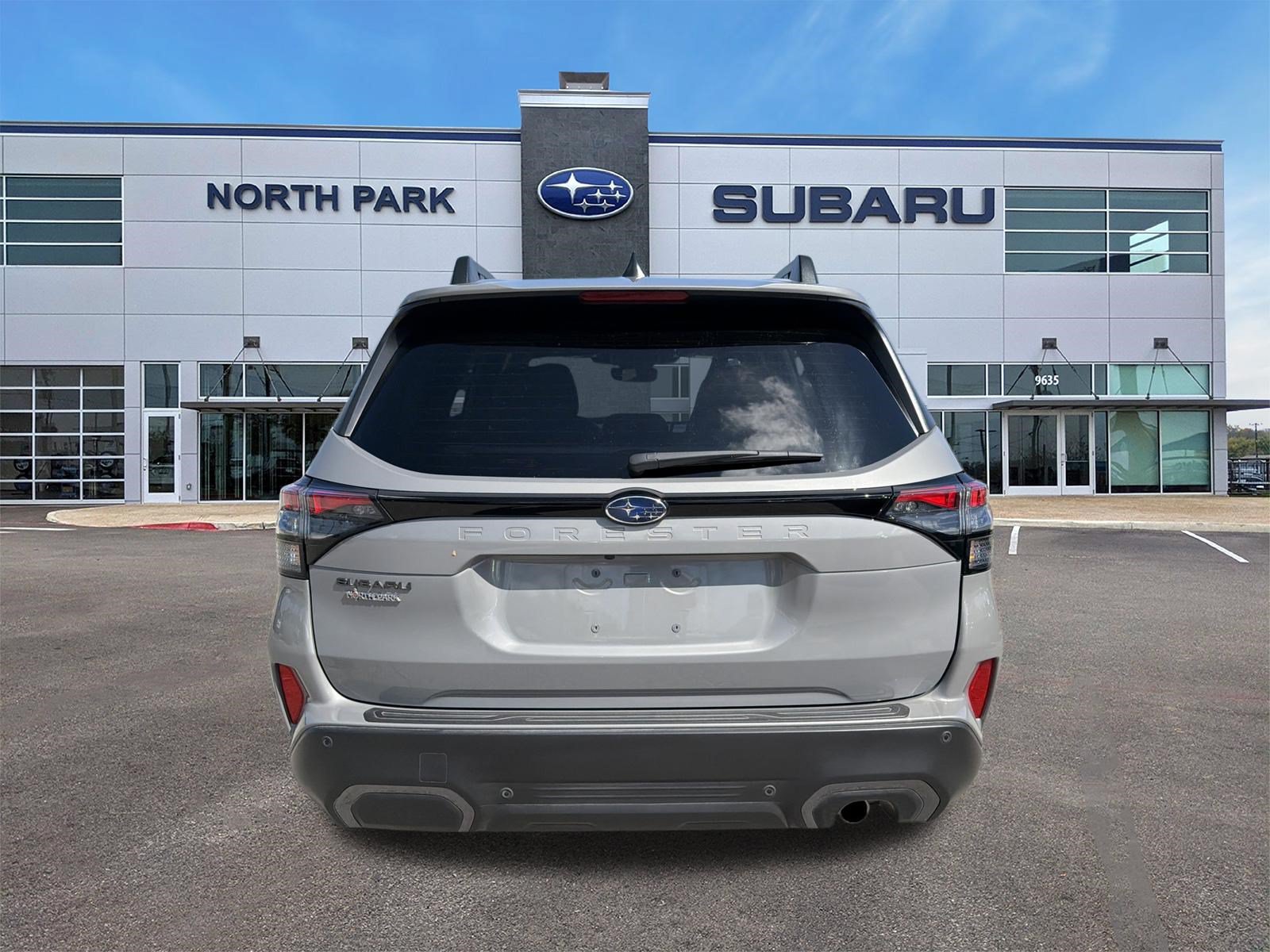 Used 2025 Subaru Forester Limited w/ Popular Package #2 AWD/4WD image 4