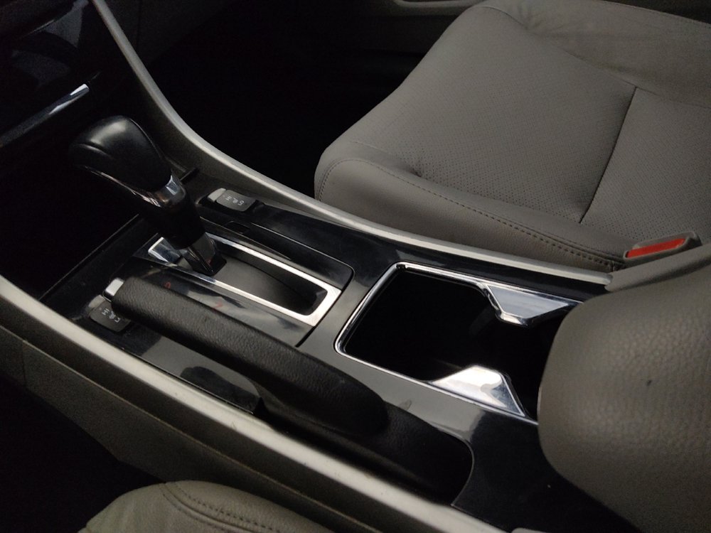 Used 2017 Honda Accord EX-L image 26