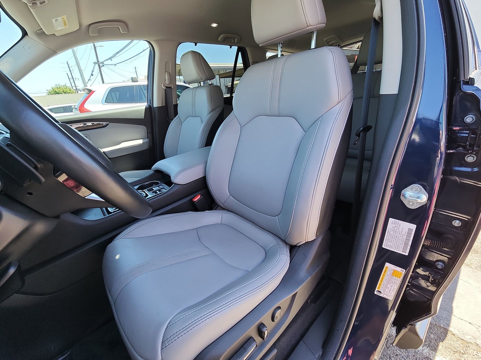 Used 2025 Honda Pilot EX-L image 13