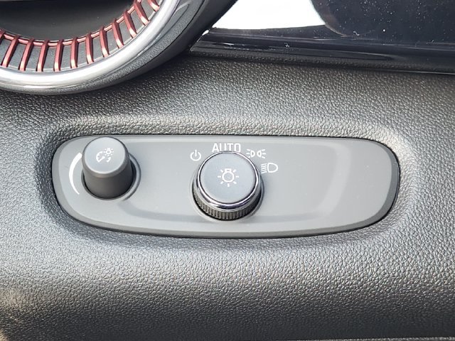 New 2026 Chevrolet Trax RS w/ Sunroof Package FWD image 23