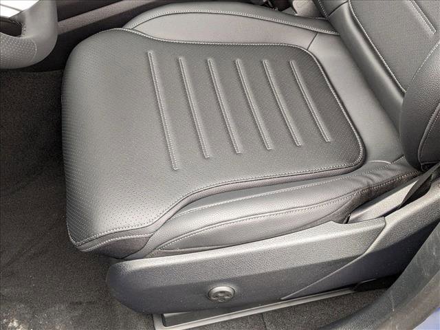 Certified 2025 Mercedes-Benz GLC 350e 4MATIC image 4