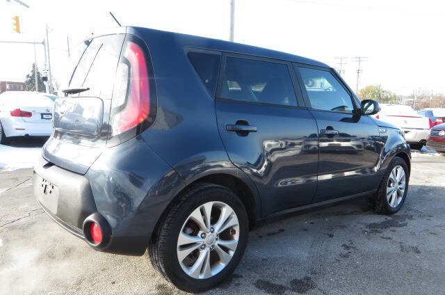 Used 2015 Kia Soul + FWD image 2