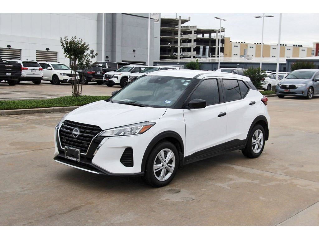 Used 2024 Nissan Kicks S image 2