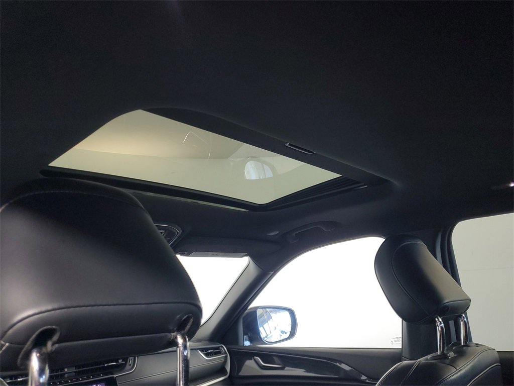 Used 2023 Jeep Grand Cherokee L Laredo image 25