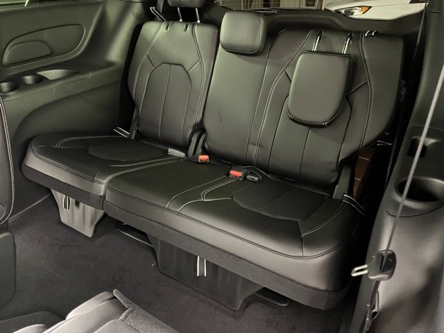 New 2026 Chrysler Voyager LX image 24