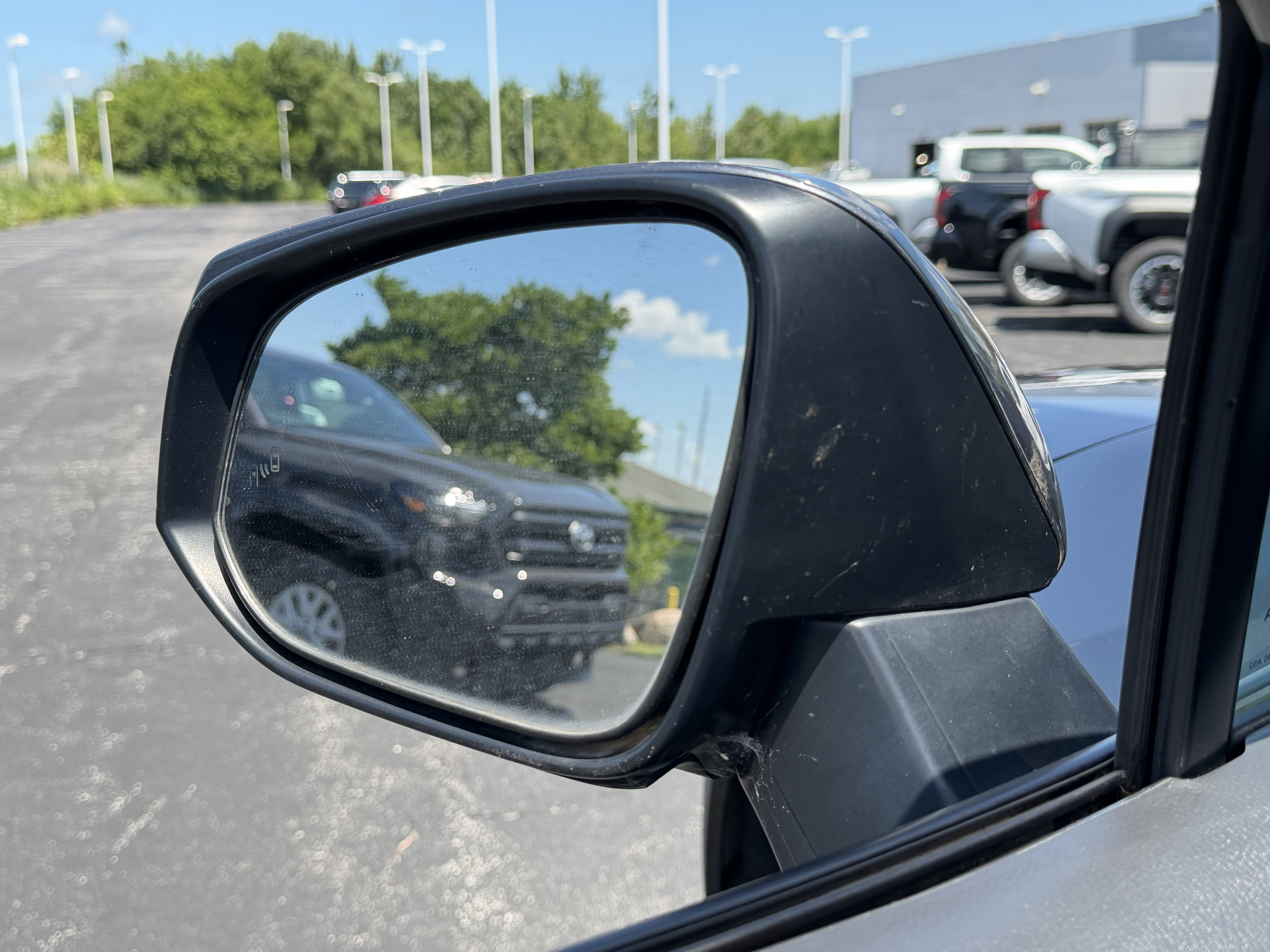 Used 2023 Toyota RAV4 XLE Premium AWD/4WD image 27