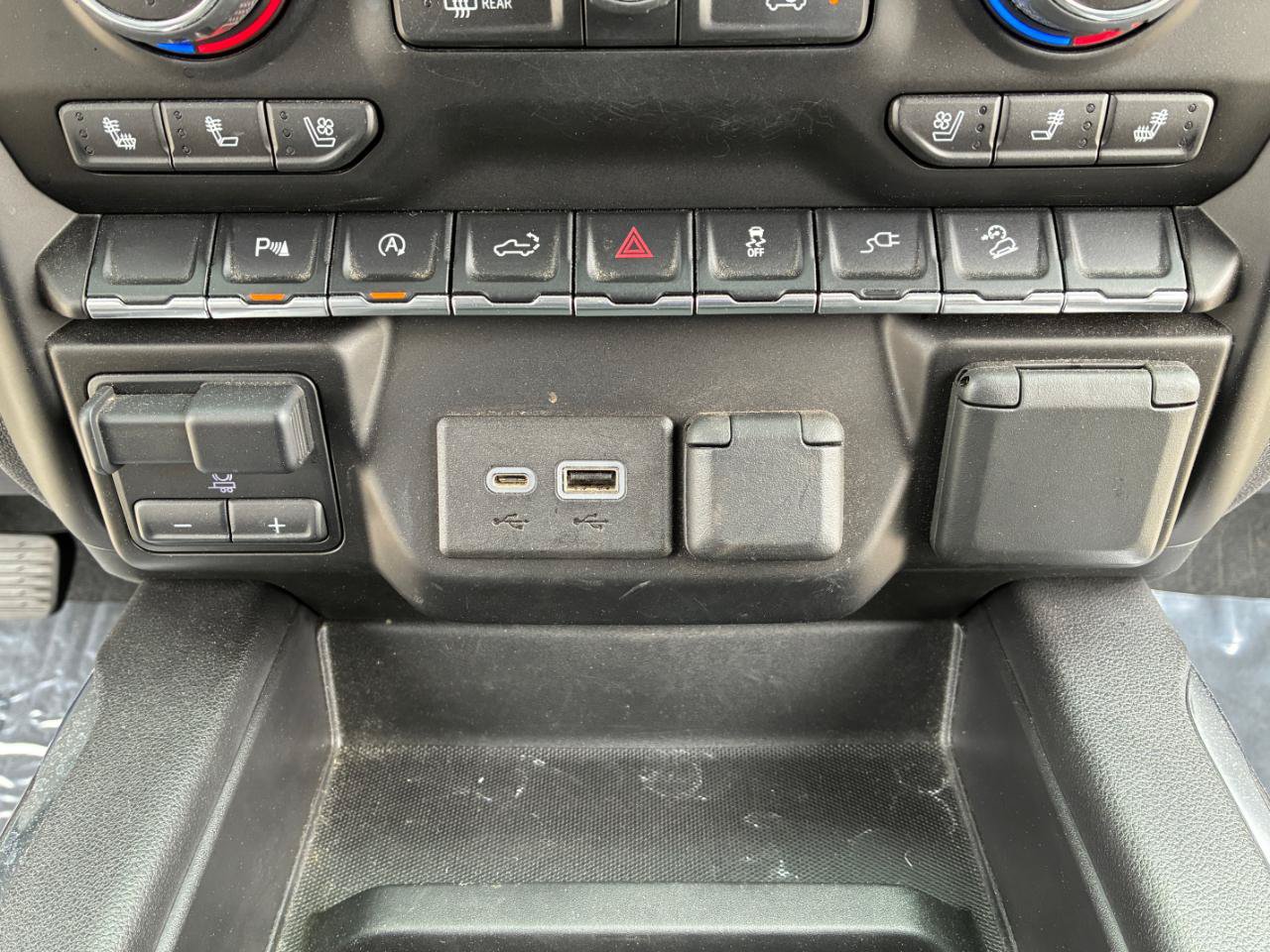 Used 2022 Chevrolet Silverado 1500 LTZ w/ Z71 Off-Road Package AWD/4WD image 27