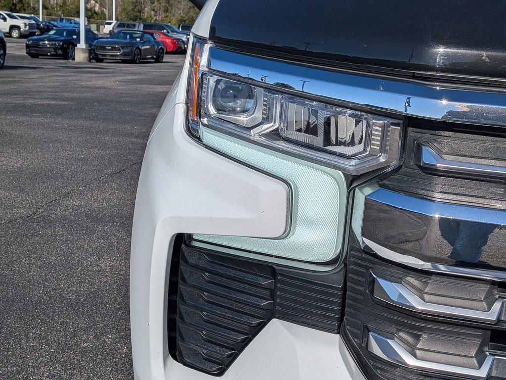 Used 2025 Chevrolet Silverado 1500 LTZ AWD/4WD image 13