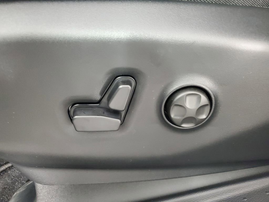 New 2026 Chrysler Pacifica Limited w/ S Appearance Package image 30