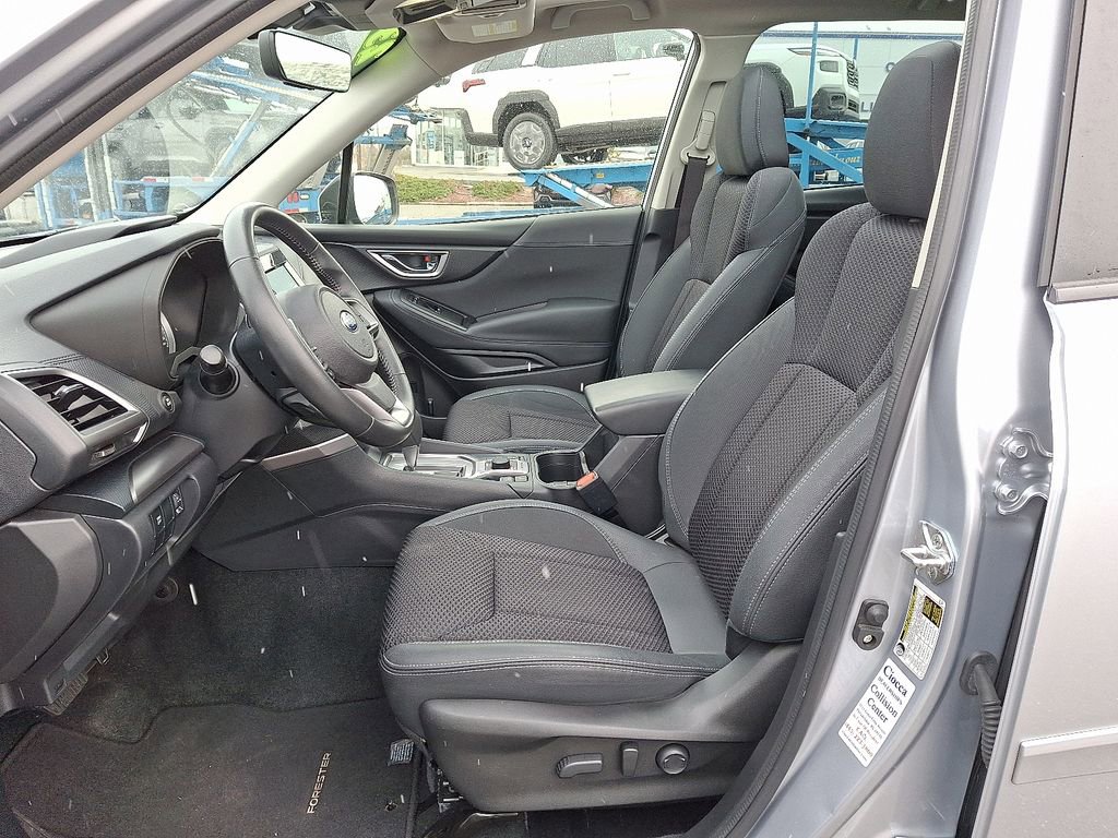 Used 2023 Subaru Forester Premium image 15