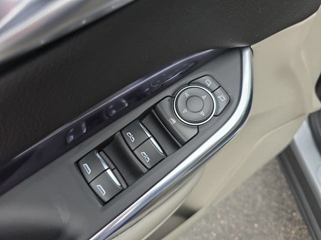 Certified 2023 Cadillac XT4 Luxury w/ Cold Weather Package FWD image 10