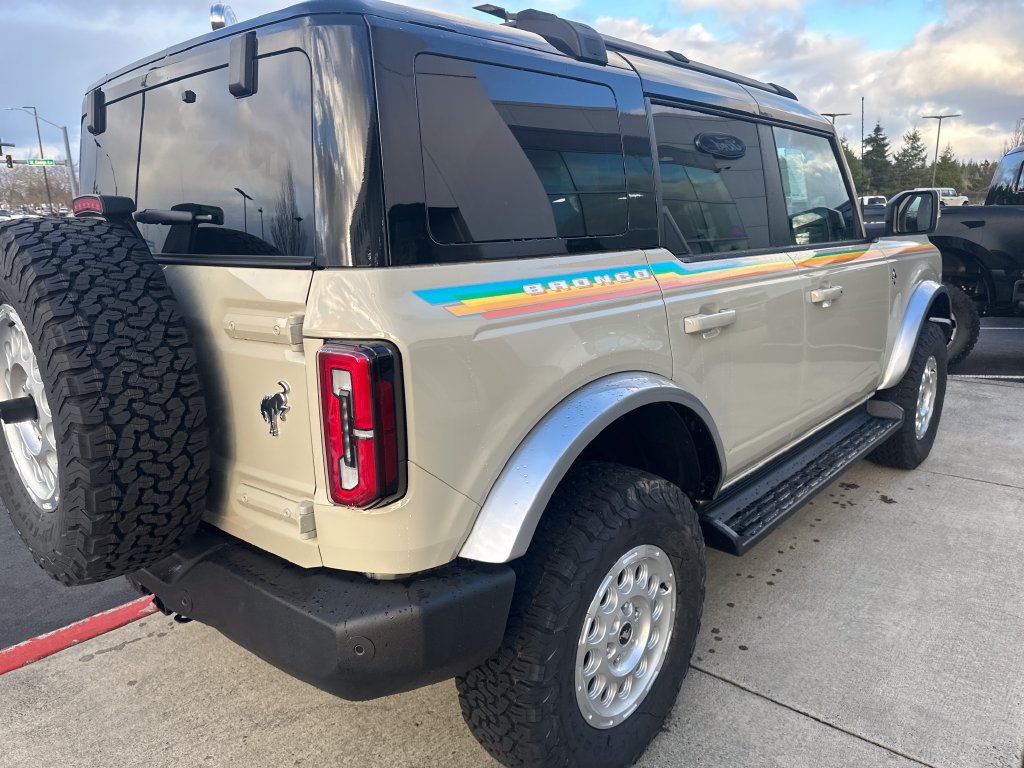 Used 2025 Ford Bronco Outer Banks AWD/4WD image 4