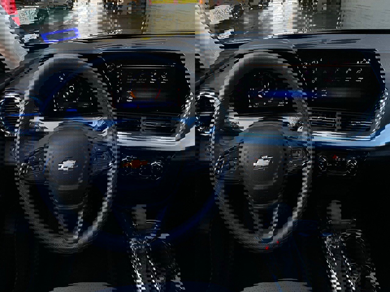 Used 2025 Chevrolet Trax LT image 13