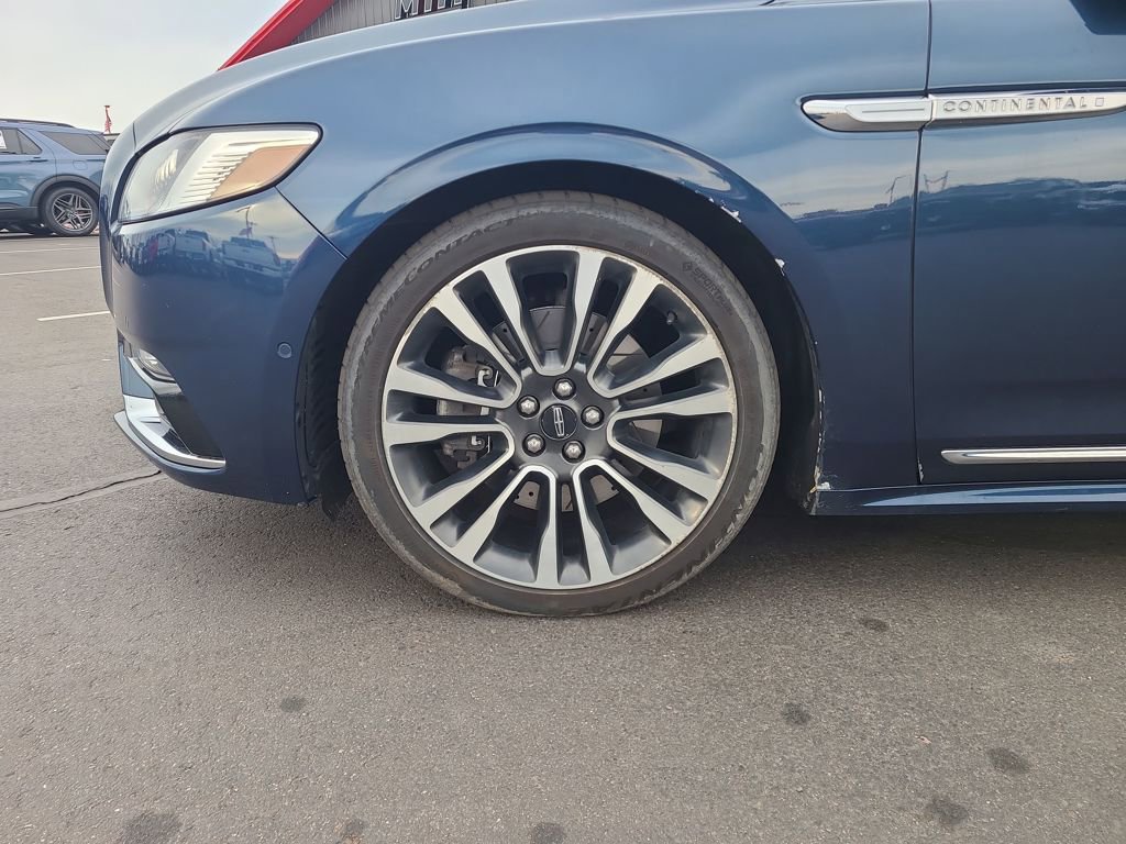 Used 2017 Lincoln Continental Reserve w/ Luxury Package image 18