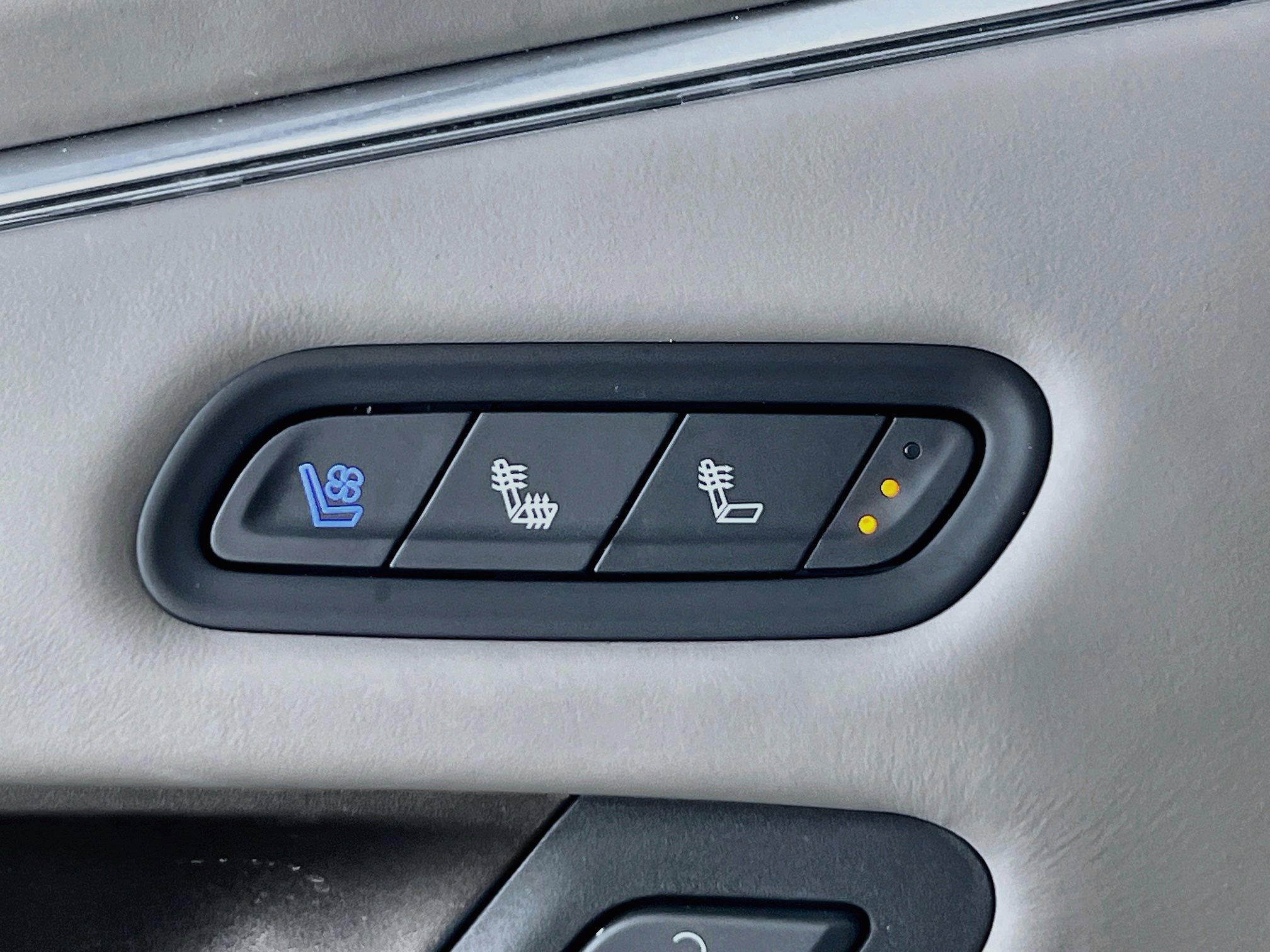 Used 2022 Cadillac Escalade Premium Luxury Platinum AWD/4WD image 21