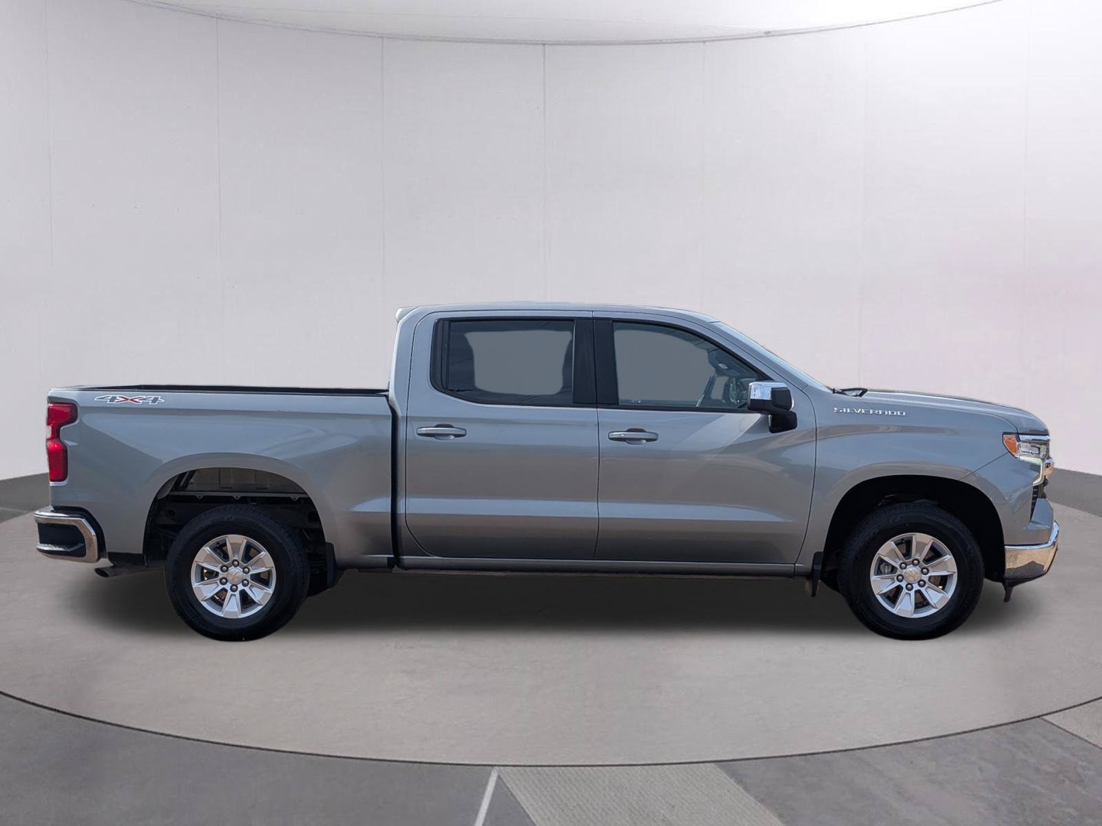 Used 2025 Chevrolet Silverado 1500 LT AWD/4WD image 8