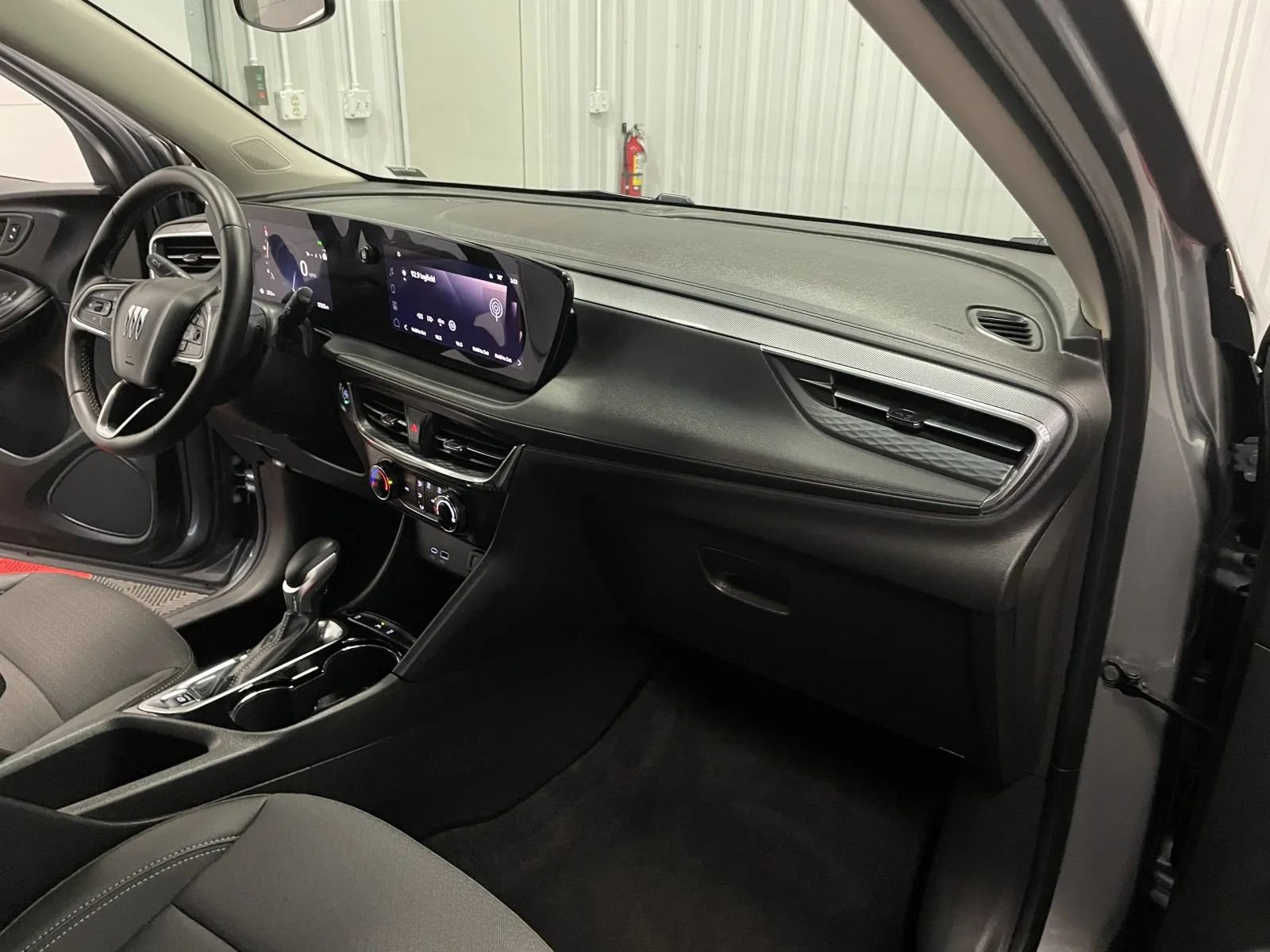 Used 2025 Buick Encore GX Preferred image 42