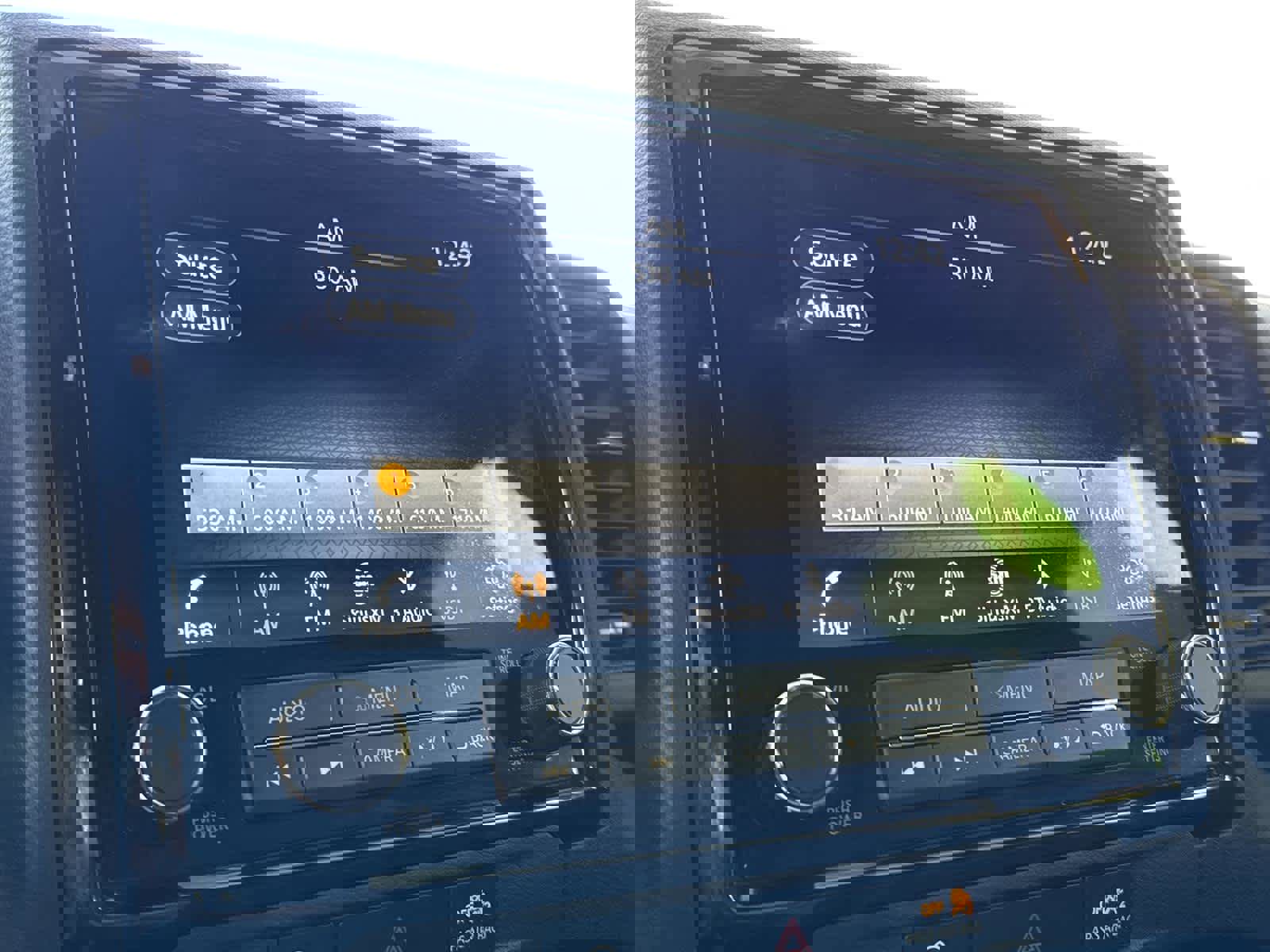 Used 2024 Nissan Frontier PRO-4X w/ Technology Package image 17