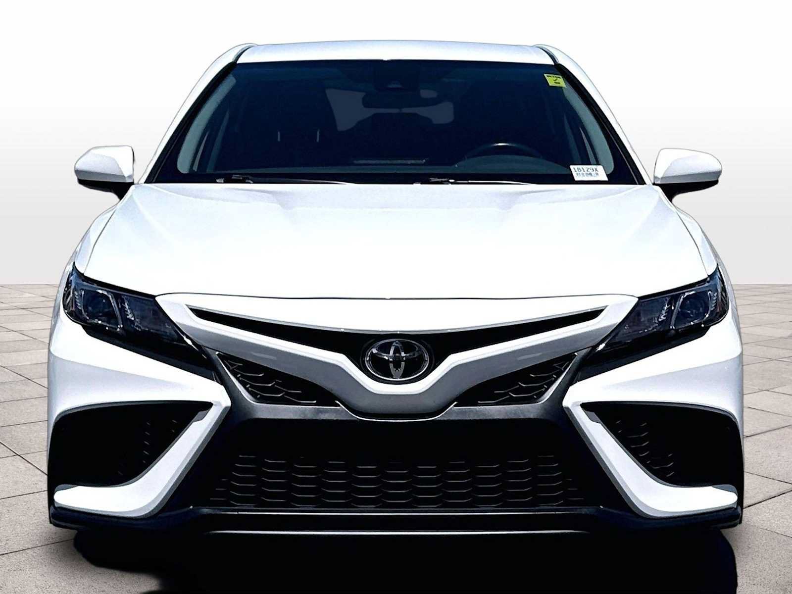 Used 2021 Toyota Camry SE w/ Carpet Mat Package (TMS) FWD image 3