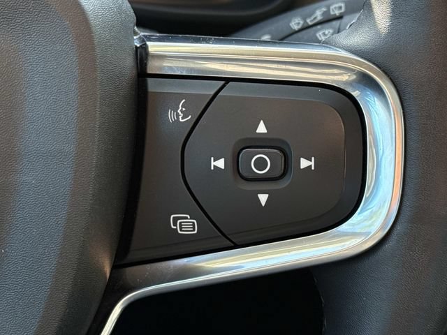 Used 2023 Volvo XC40 B5 Plus w/ Driver Assist Package AWD/4WD image 19
