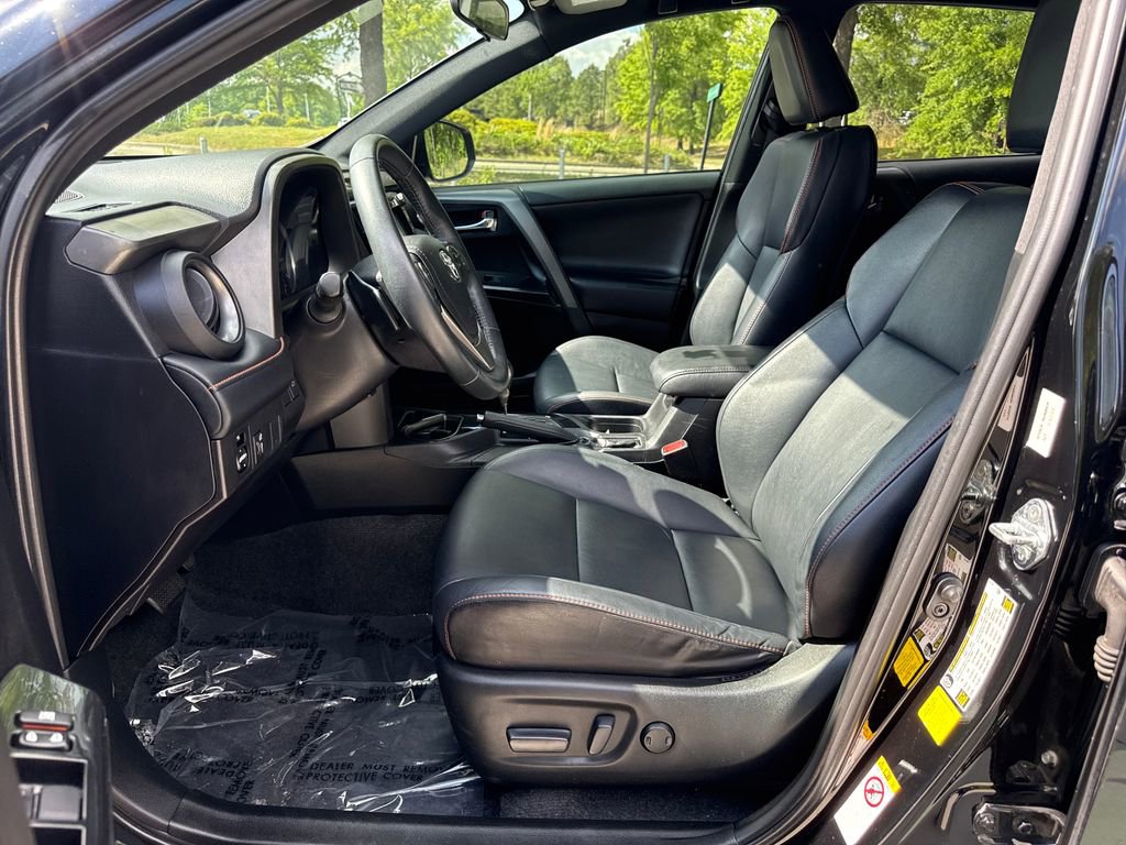 Used 2016 Toyota RAV4 SE FWD image 13