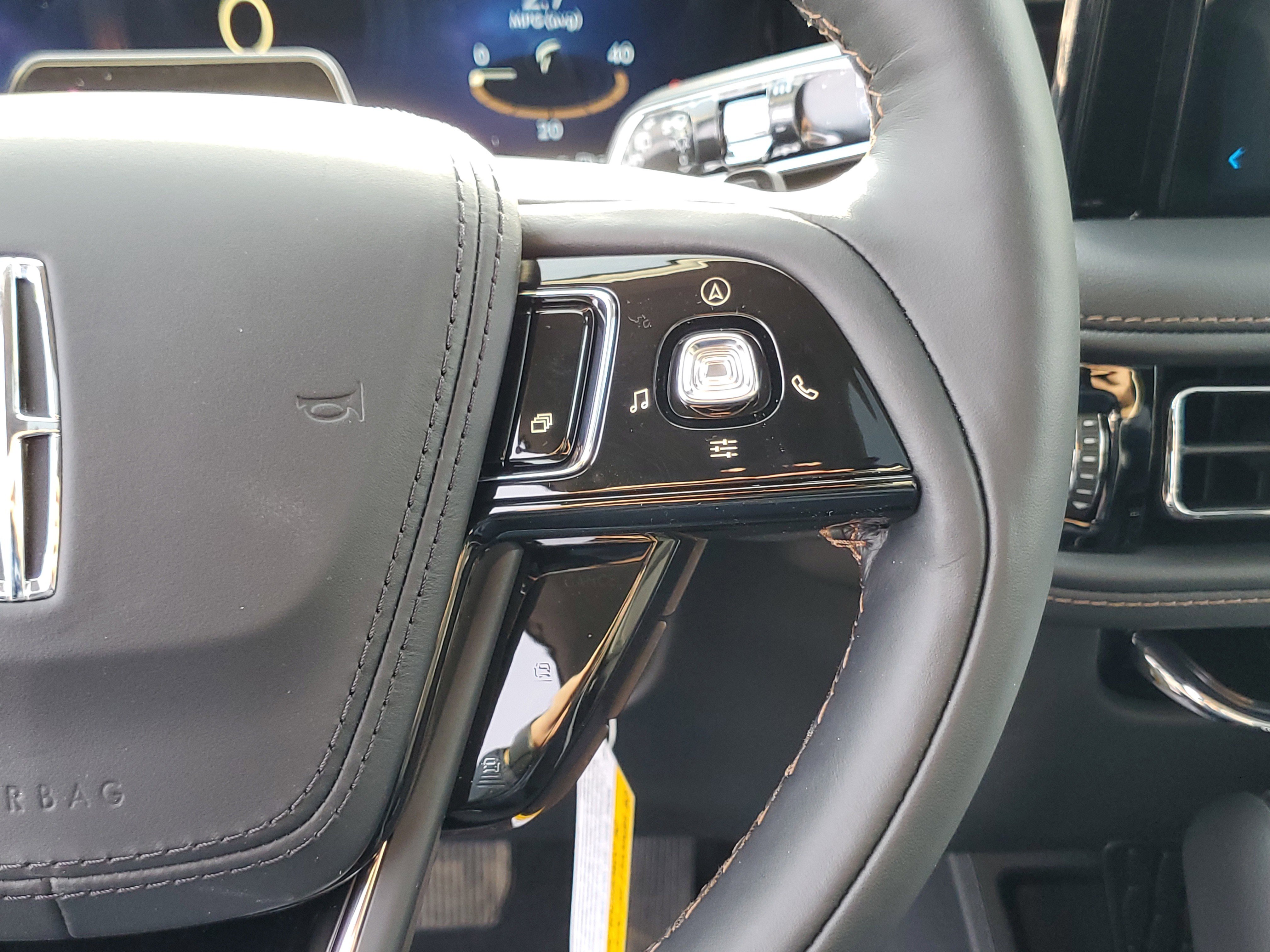 New 2026 Lincoln Aviator Reserve image 17