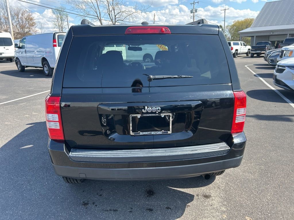 Used 2017 Jeep Patriot Sport w/ Power Value Group FWD image 6