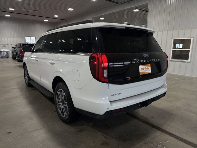 Used 2025 Ford Expedition Active AWD/4WD image 6