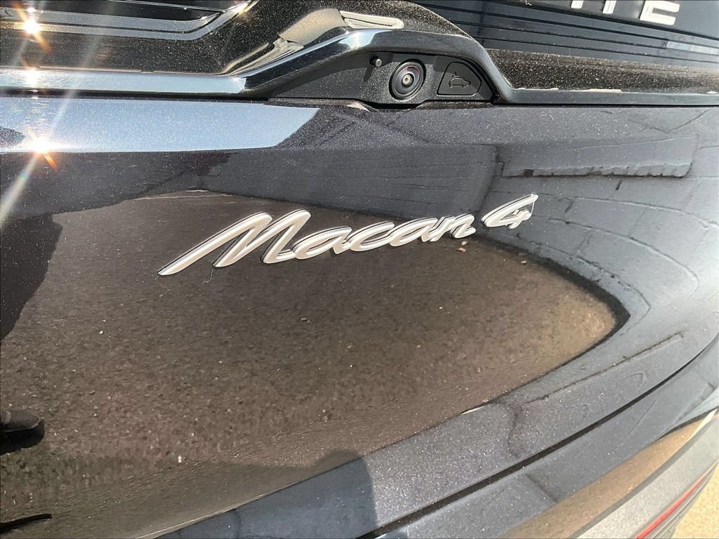 Certified 2025 Porsche Macan 4 Electric AWD/4WD image 33