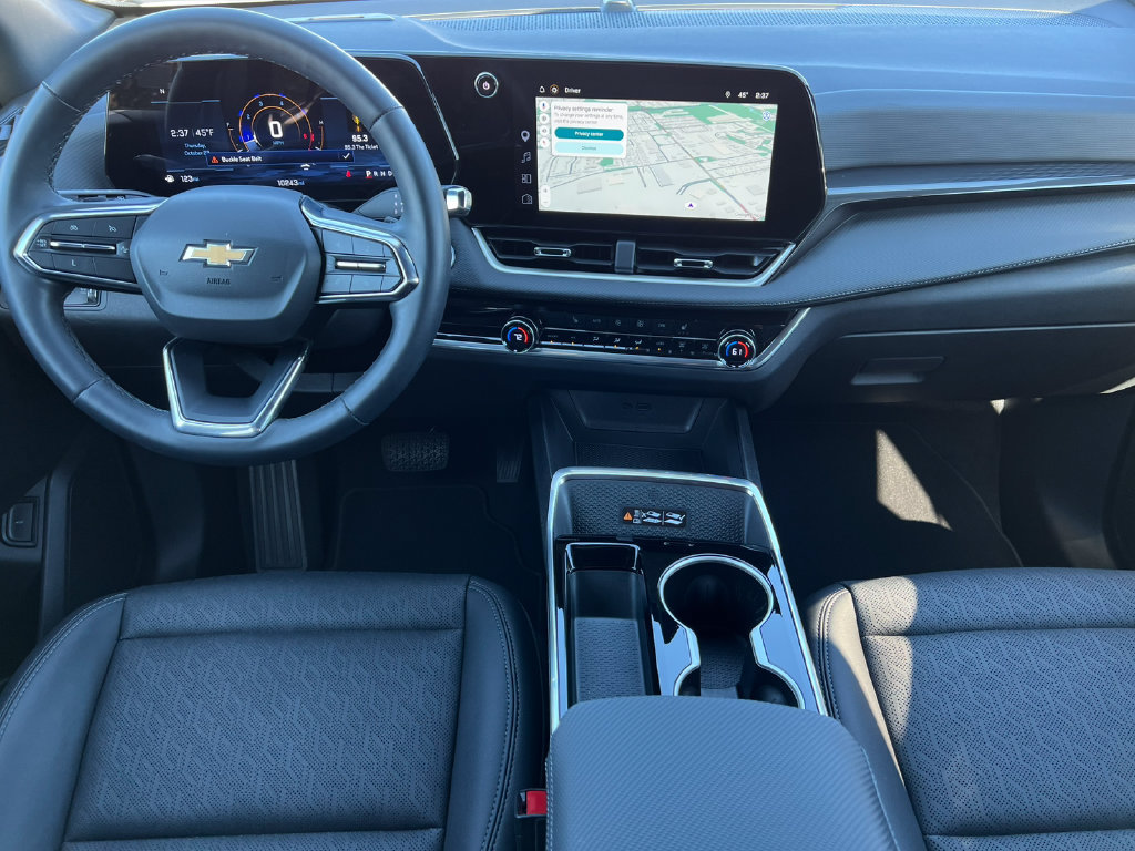 Used 2025 Chevrolet Equinox LT w/ Convenience Package II FWD image 2