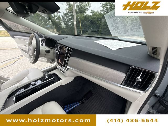 Used 2025 Volvo V90 B6 Cross Country Plus w/ Protection Package Premier AWD/4WD image 29