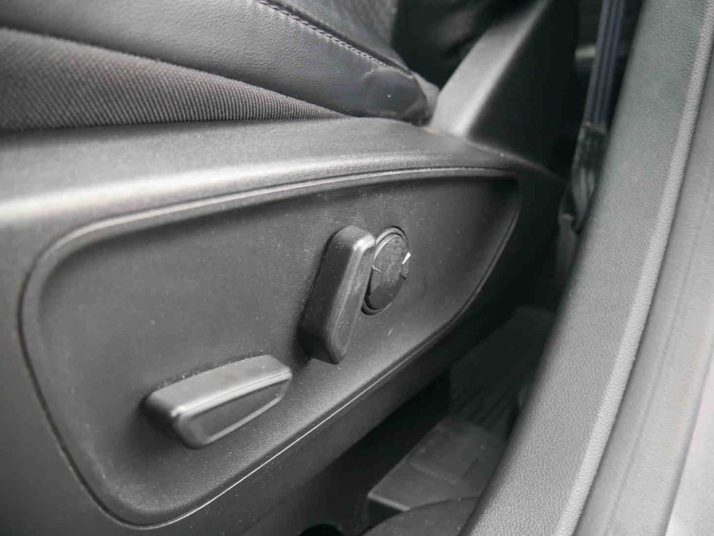 Used 2023 Ford Escape ST-Line Select image 25