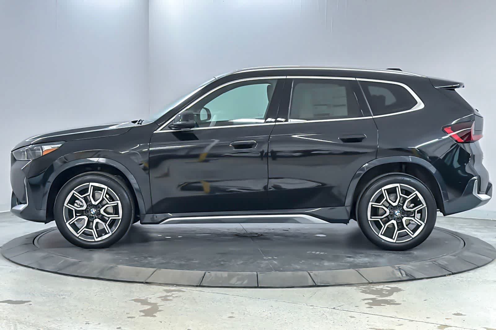 New 2026 BMW X1 xDrive28i w/ Technology Package AWD/4WD image 5