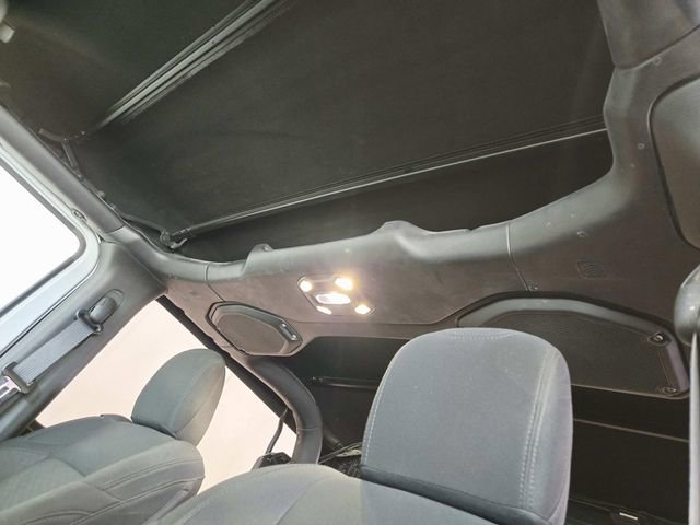 Used 2019 Jeep Wrangler Sport image 9