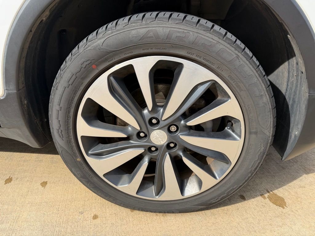 Used 2021 Buick Encore Preferred image 9