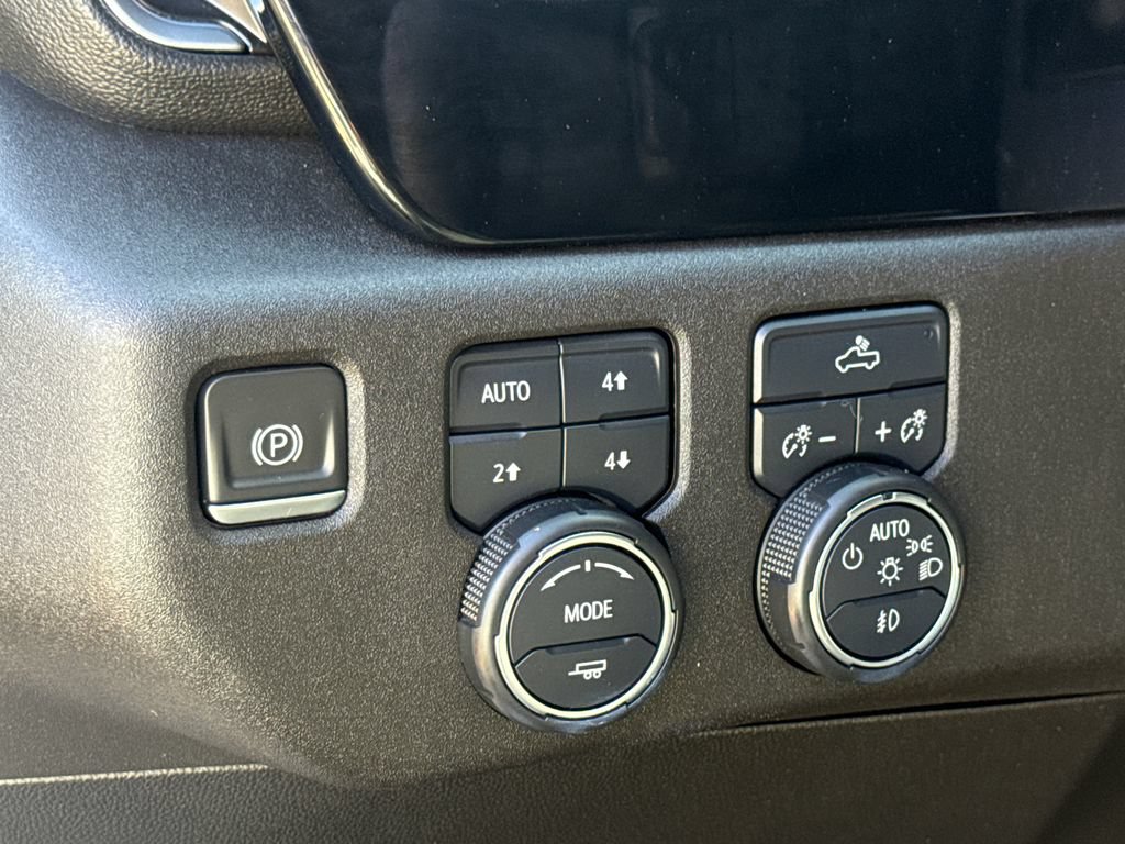 Used 2023 Chevrolet Silverado 1500 RST w/ Redline Edition AWD/4WD image 24