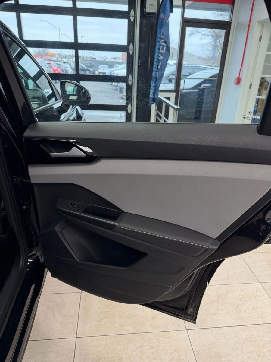 Used 2024 Volkswagen Taos S FWD image 12